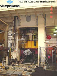 7000ton2.jpg (41839 bytes)