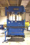 hydraulicpress2.jpg (43760 bytes)
